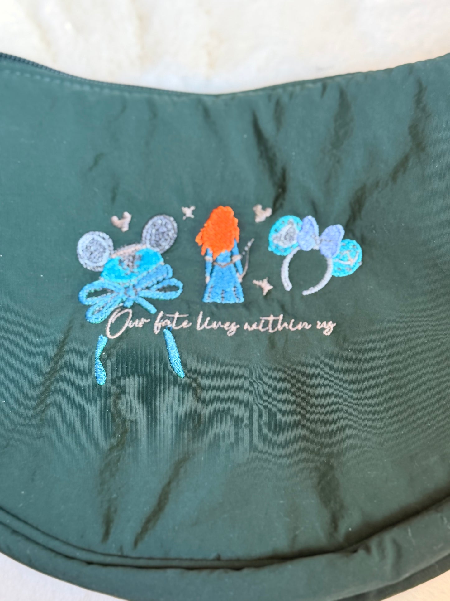 Sac banane brodé Rebelle
