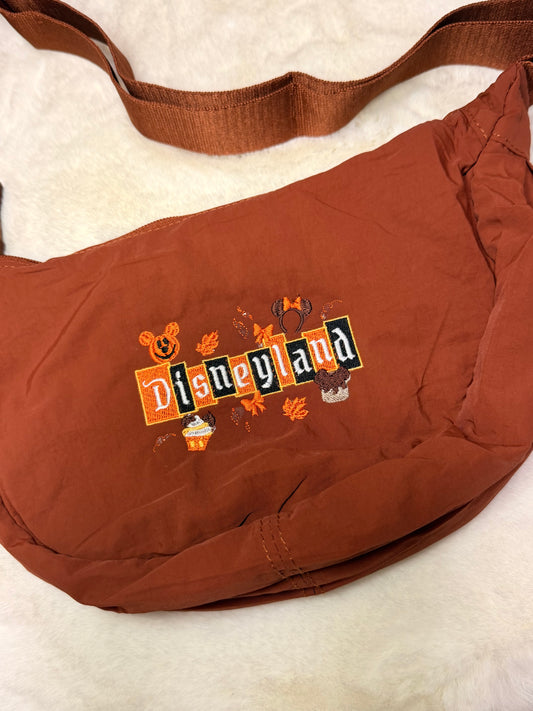 Sac banane brodé inspiration Disney Halloween