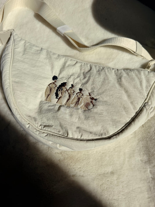 Sac banane brodé beige muses hercule