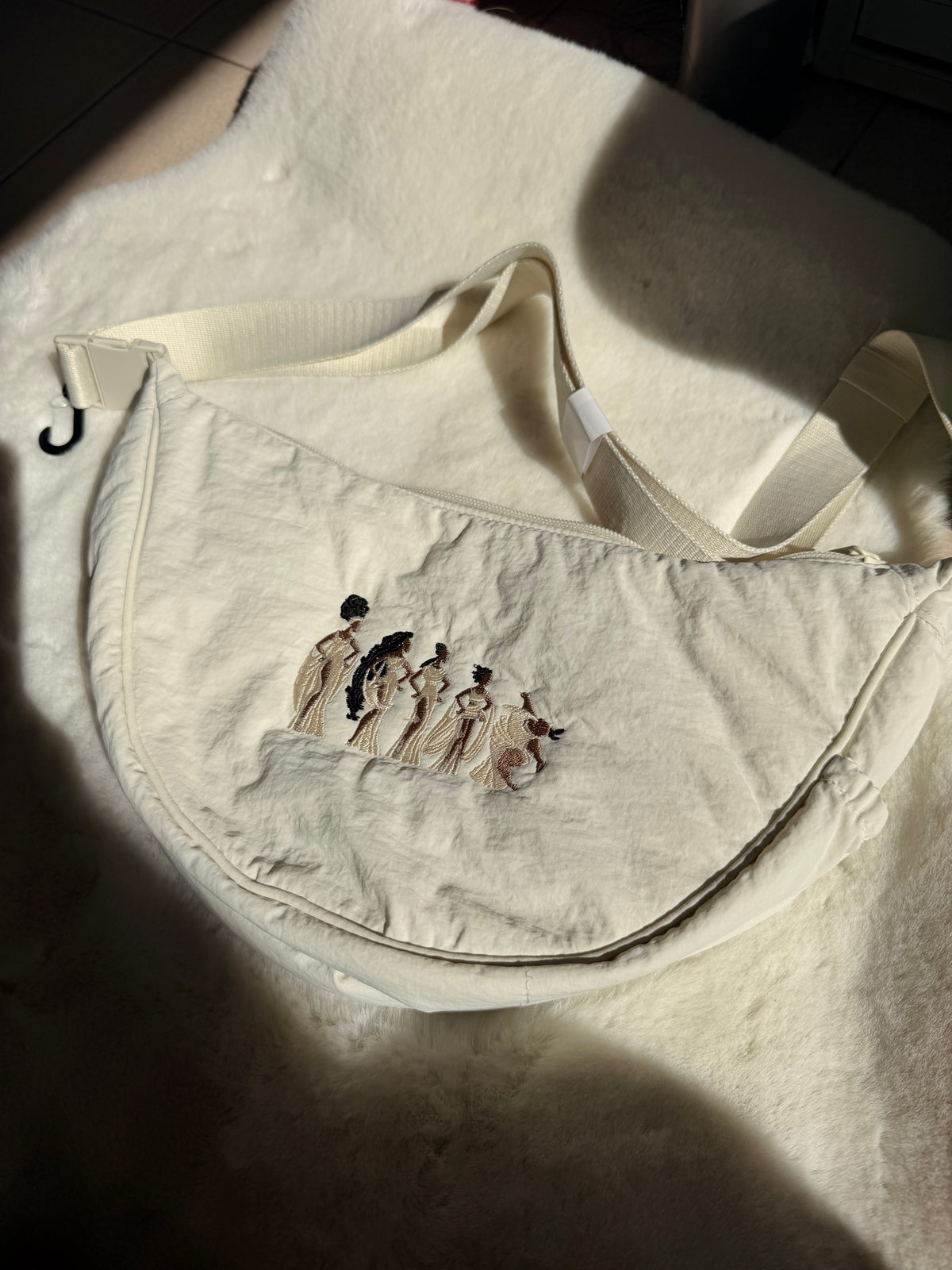Sac banane brodé Hercule les muses