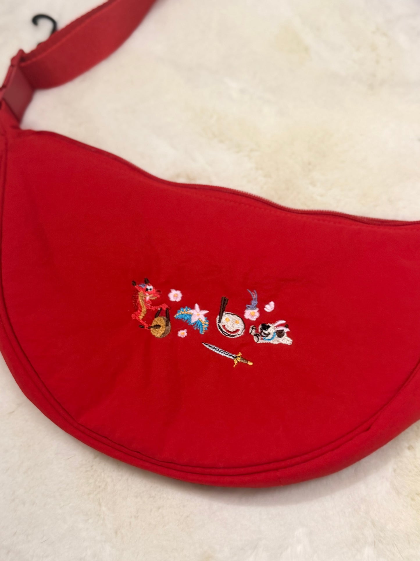 Sac banane brodé Mulan