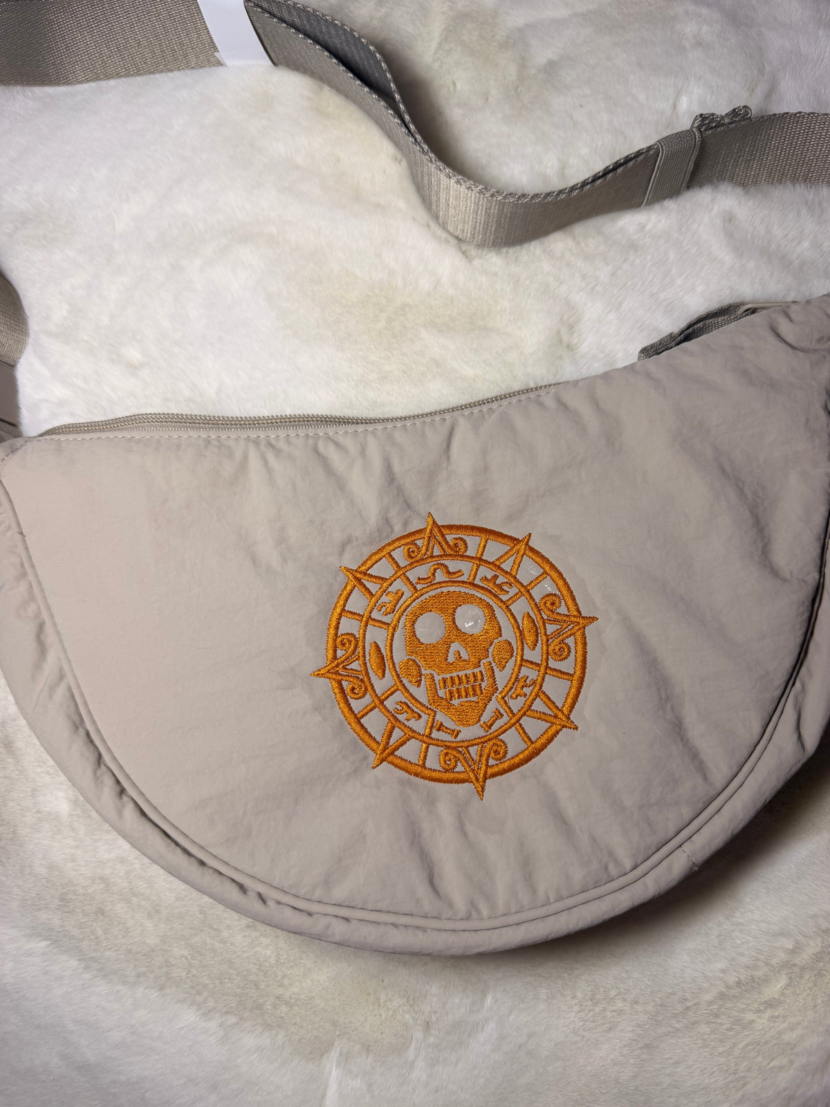 Sac banane brodé pirate des Caraïbes